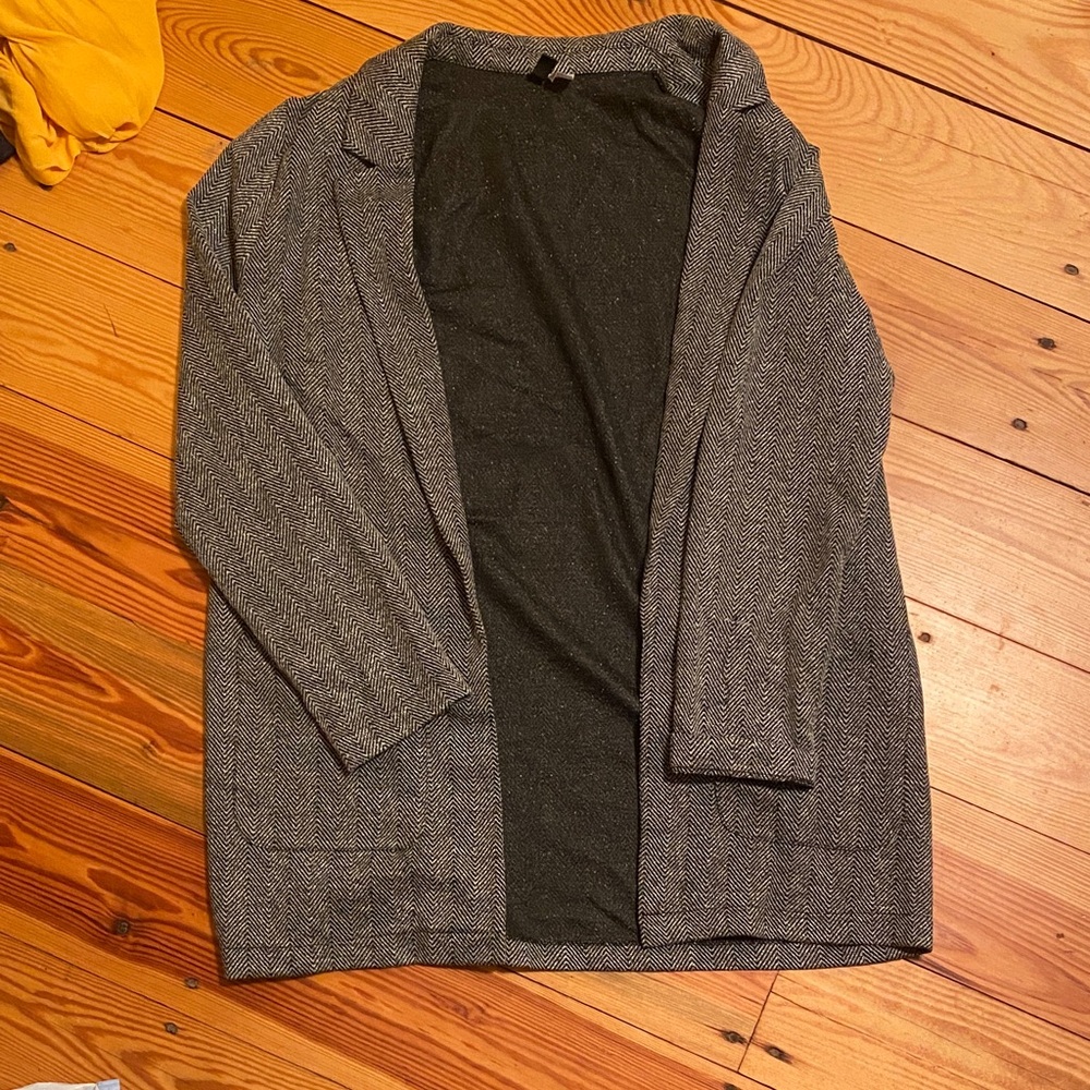 H&M Women's Gray Herringbone Shirt Jacket